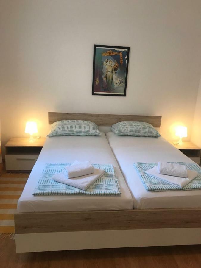 Apartments Veda Pula Exterior photo